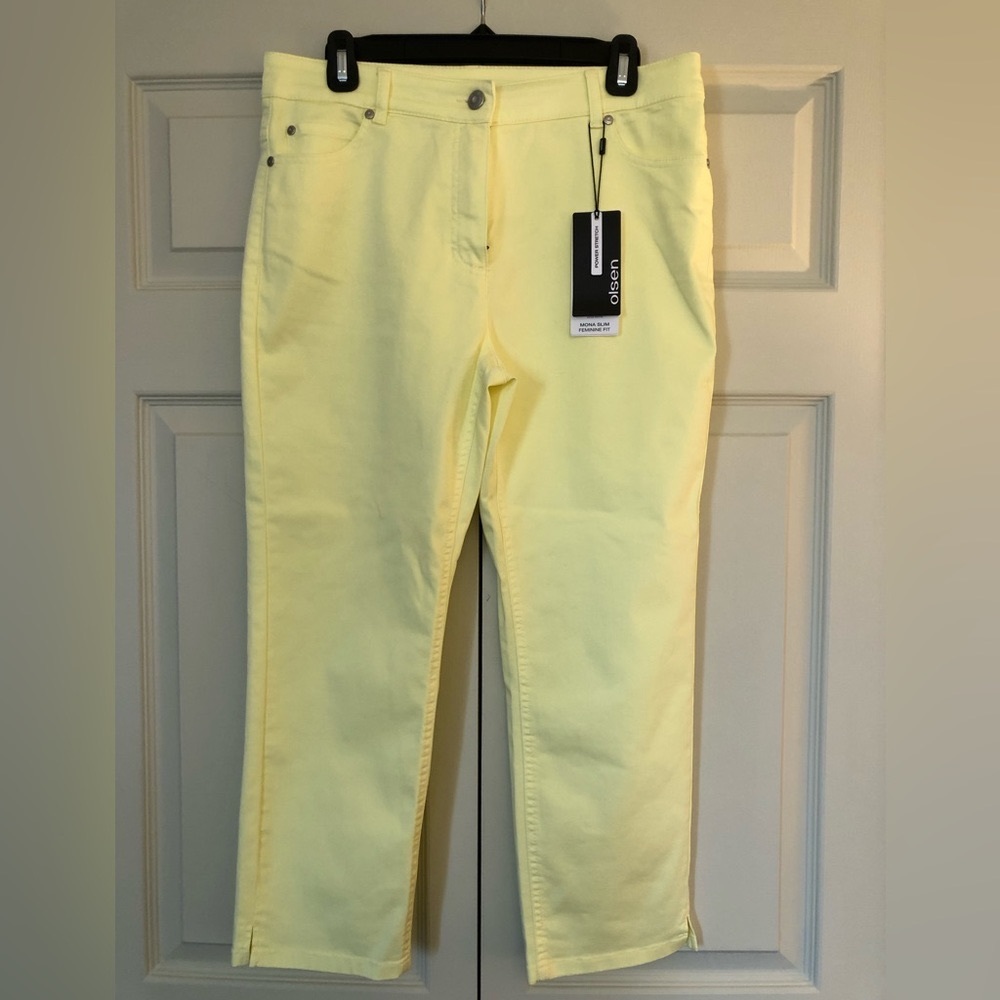 Olsen. Mona Slim, Feminine Fit, cropped pant. Size 10.